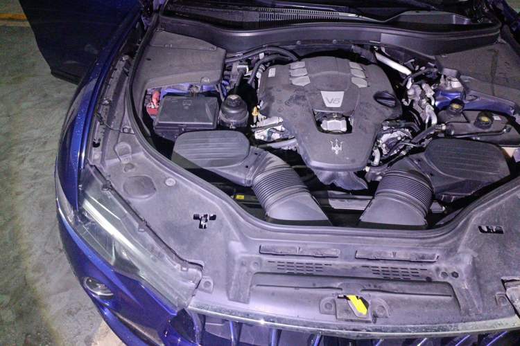 Used Maserati Levante 2016 3.0T Standard Edition Engine Bay Right