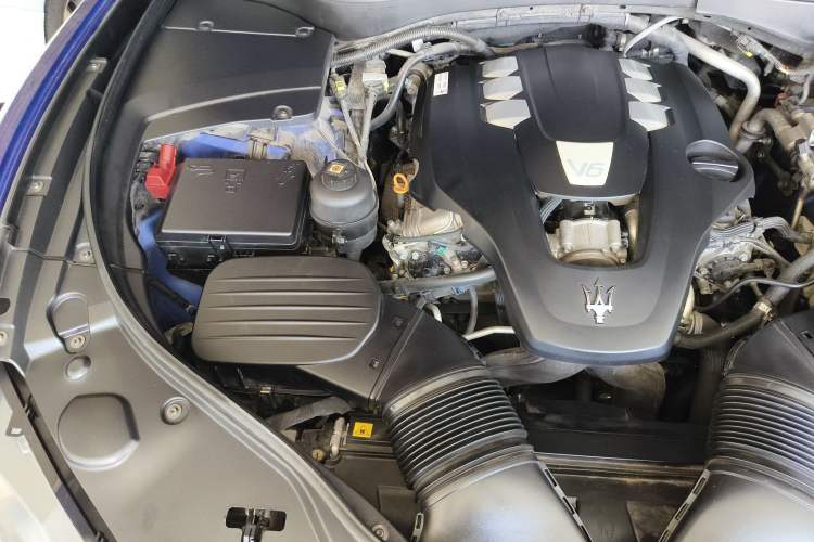 Used Maserati Levante 2016 3.0T Standard Edition Engine Bay Right