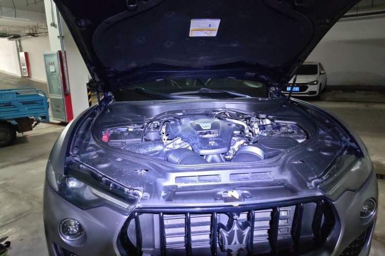 Used Maserati Levante 2016 3.0T Standard Edition Engine Bay Right
