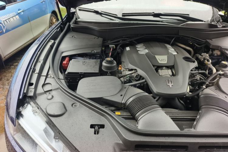 Used Maserati Levante 2016 3.0T Standard Edition Engine Bay Right