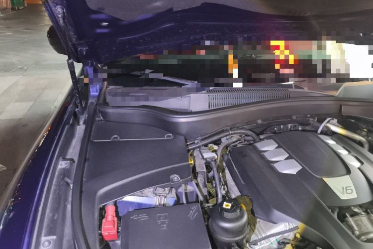 Used Maserati Levante 2016 3.0T Standard Edition Engine Bay Right