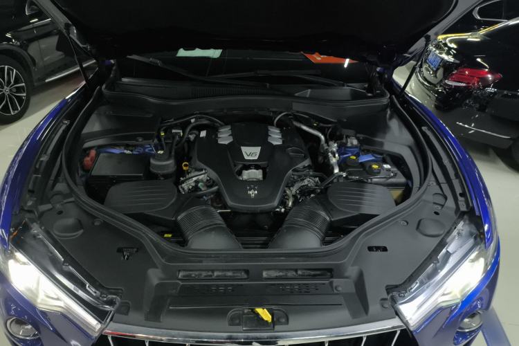 Used Maserati Levante 2016 3.0T Standard Edition Engine Bay