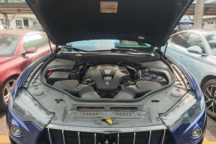 Used Maserati Levante 2016 3.0T Standard Edition Engine Bay