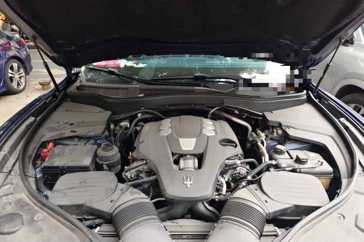 Used Maserati Levante 2016 3.0T Standard Edition Engine Bay
