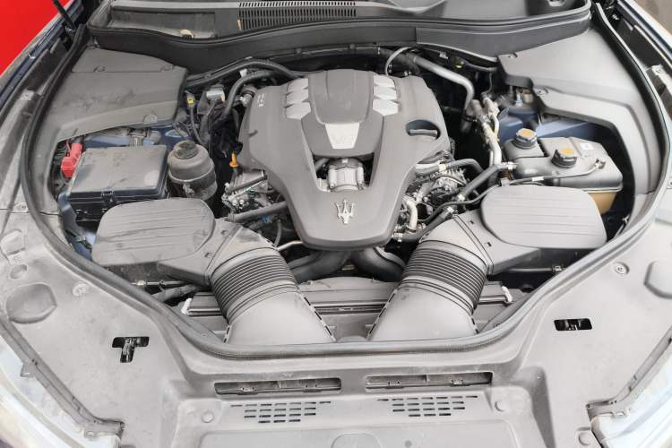 Used Maserati Levante 2016 3.0T Standard Edition Engine Bay