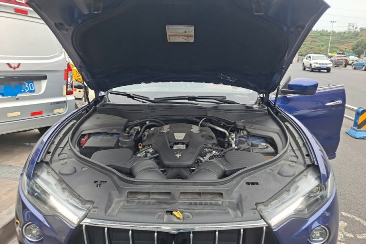 Used Maserati Levante 2016 3.0T Standard Edition Engine Bay