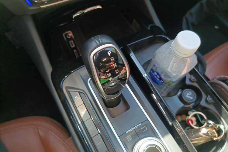 Used Maserati Levante 2016 3.0T Standard Edition Gear Lever