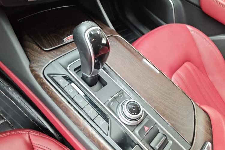 Used Maserati Levante 2016 3.0T Standard Edition Gear Lever