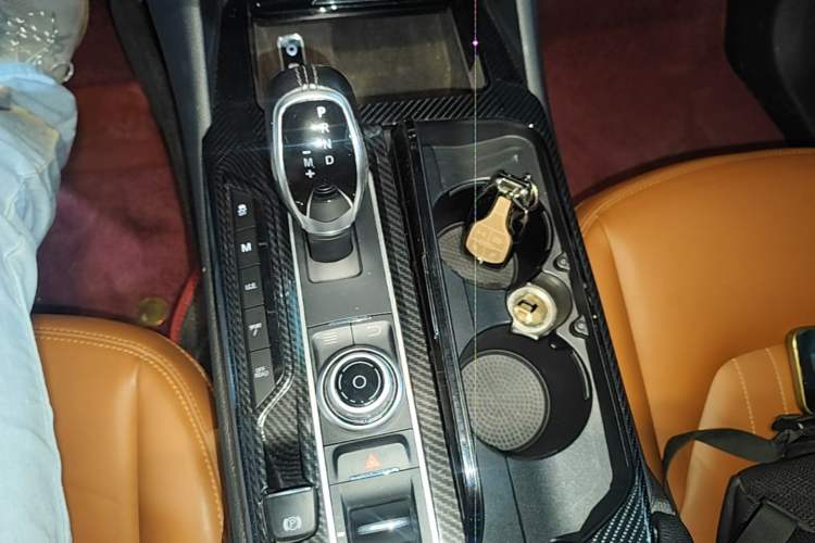 Used Maserati Levante 2016 3.0T Standard Edition Gear Lever