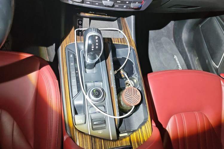 Used Maserati Levante 2016 3.0T Standard Edition Gear Lever