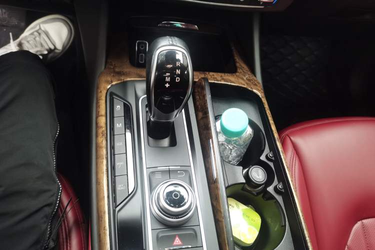 Used Maserati Levante 2016 3.0T Standard Edition Gear Lever