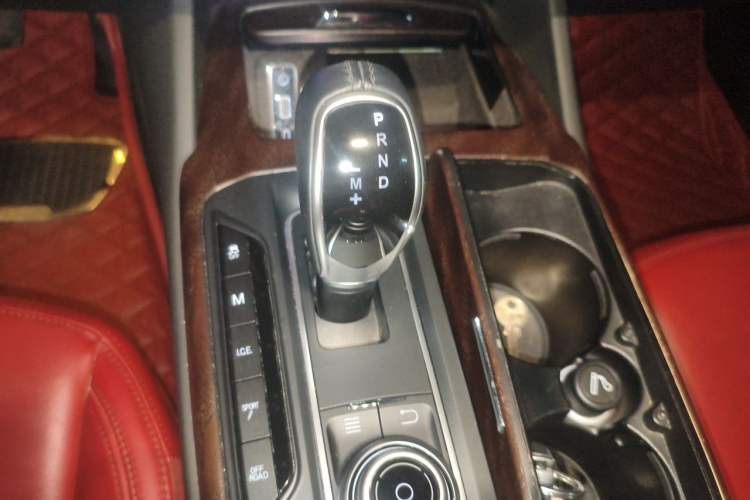 Used Maserati Levante 2016 3.0T Standard Edition Gear Lever