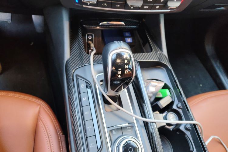 Used Maserati Levante 2016 3.0T Standard Edition Gear Lever