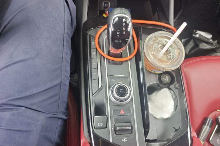 Used Maserati Levante 2016 3.0T Standard Edition Gear Lever