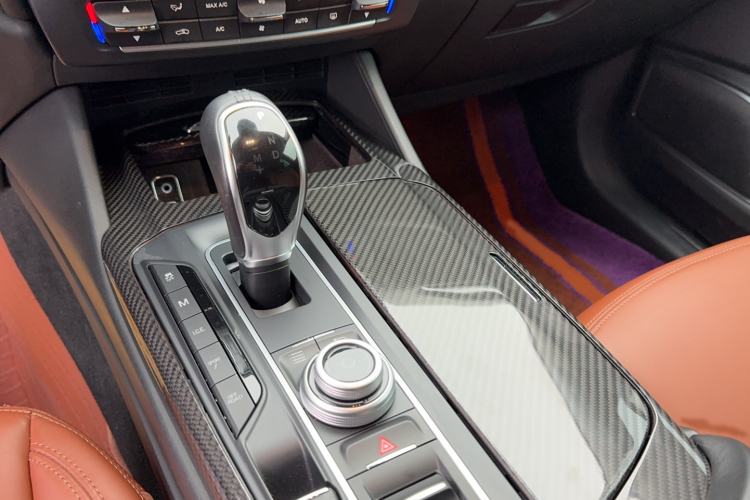 Used Maserati Levante 2016 3.0T Standard Edition Gear Lever