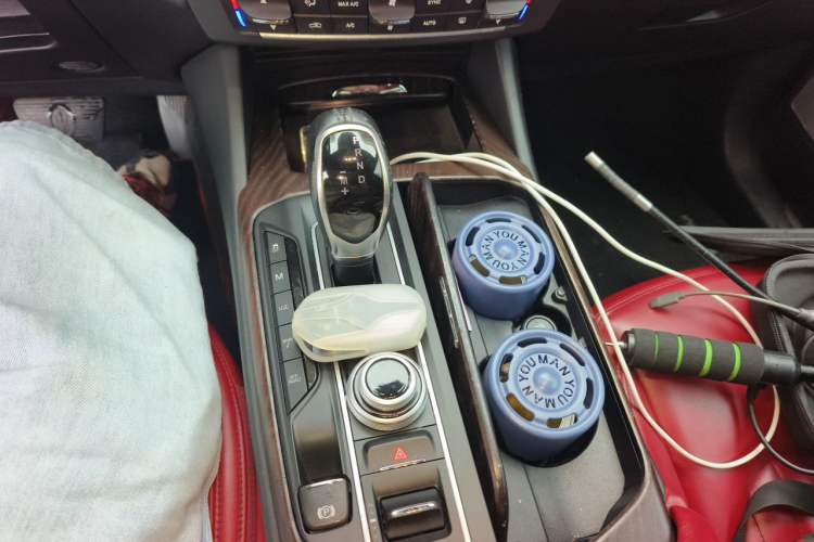 Used Maserati Levante 2016 3.0T Standard Edition Gear Lever