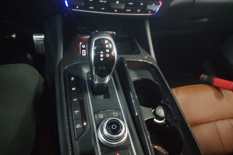 Used Maserati Levante 2016 3.0T Standard Edition Gear Lever