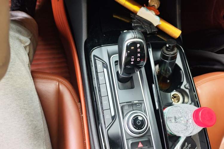 Used Maserati Levante 2016 3.0T Standard Edition Gear Lever
