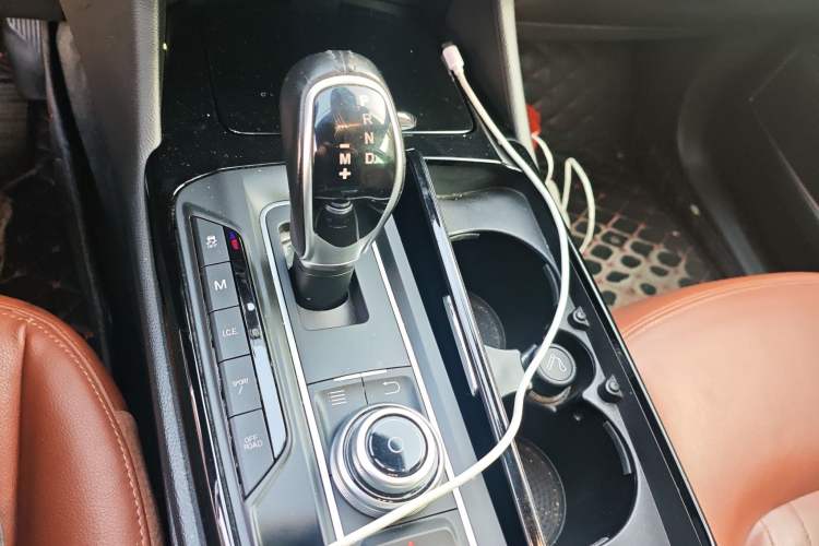 Used Maserati Levante 2016 3.0T Standard Edition Gear Lever