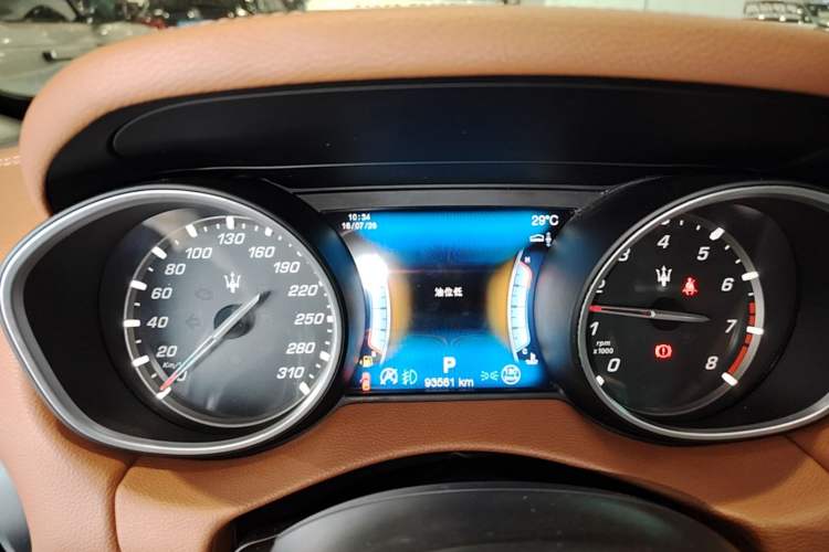 Used Maserati Levante 2016 3.0T Standard Edition Instrument Cluster