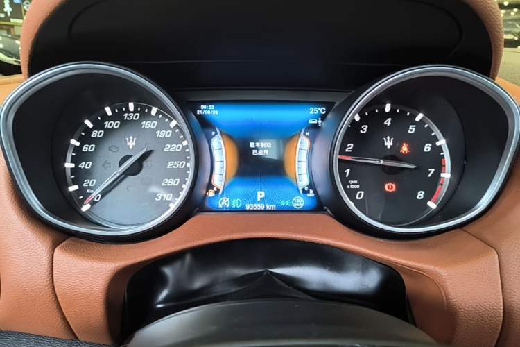 Used Maserati Levante 2016 3.0T Standard Edition Instrument Cluster