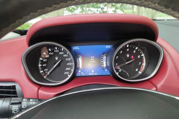 Used Maserati Levante 2016 3.0T Standard Edition Instrument Cluster