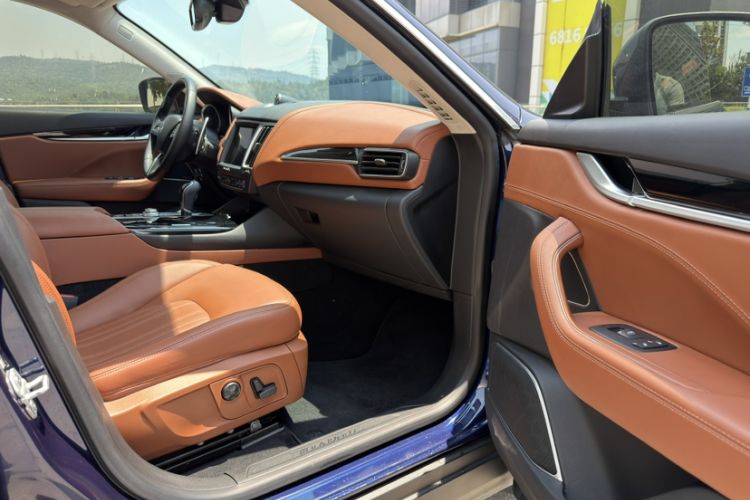 Used Maserati Levante 2016 3.0T Standard Edition Interior 1
