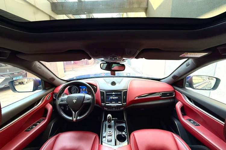 Used Maserati Levante 2016 3.0T Standard Edition Interior 2