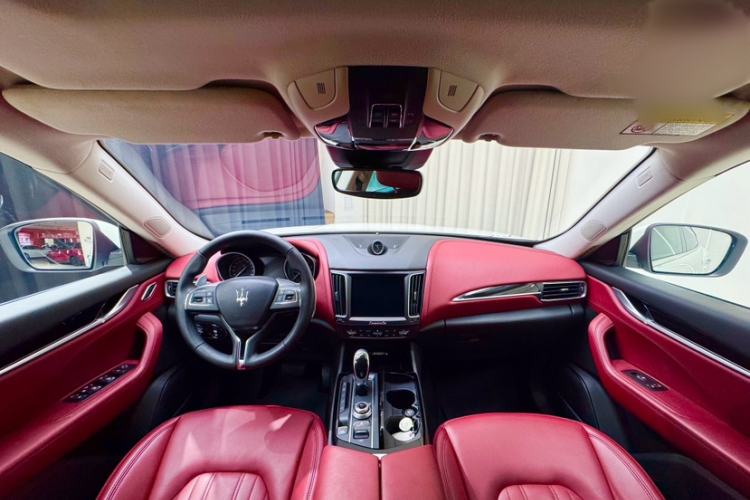 Used Maserati Levante 2016 3.0T Standard Edition Interior 2