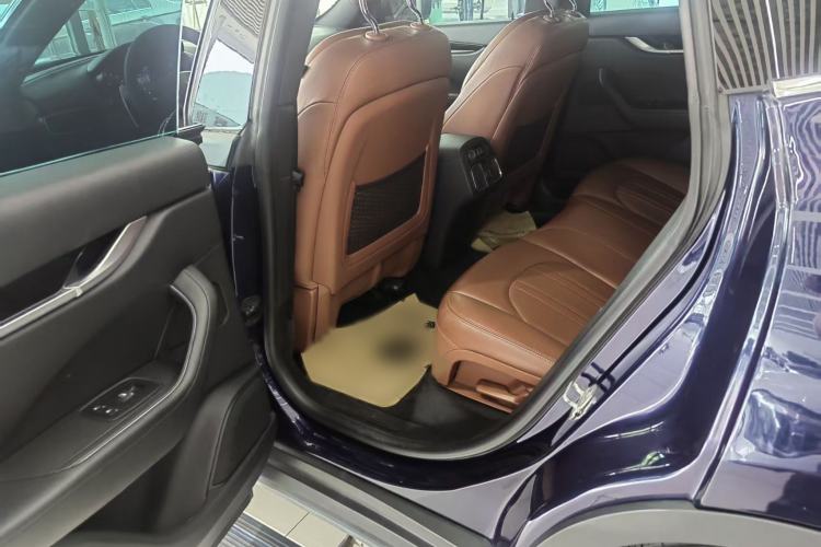 Used Maserati Levante 2016 3.0T Standard Edition Interior 4