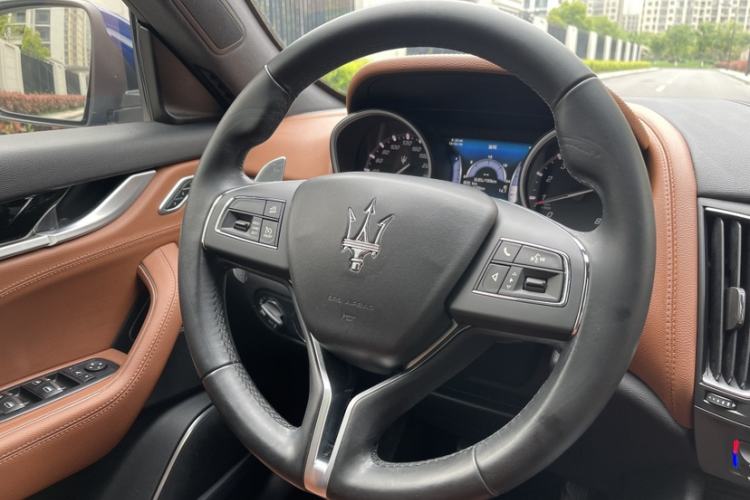 Used Maserati Levante 2016 3.0T Standard Edition Interior 5