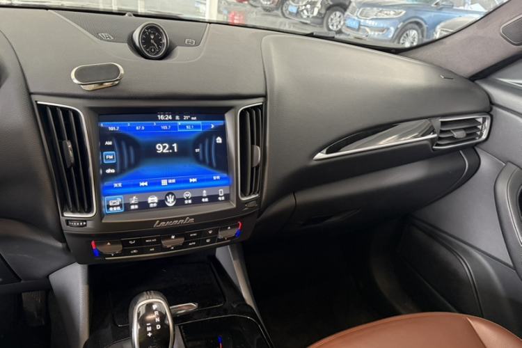 Used Maserati Levante 2016 3.0T Standard Edition Interior 5