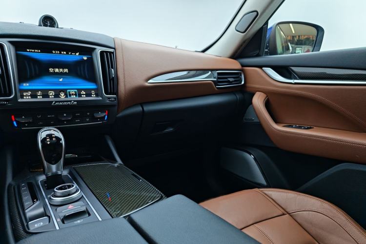 Used Maserati Levante 2016 3.0T Standard Edition Interior 5