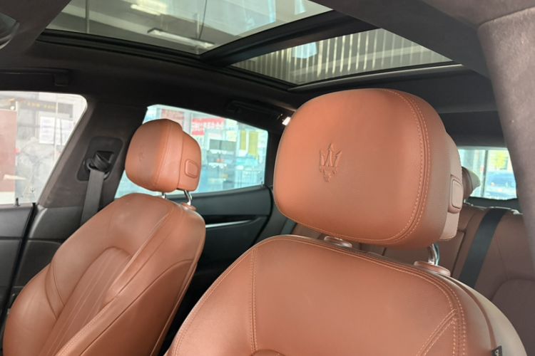 Used Maserati Levante 2016 3.0T Standard Edition Interior 6