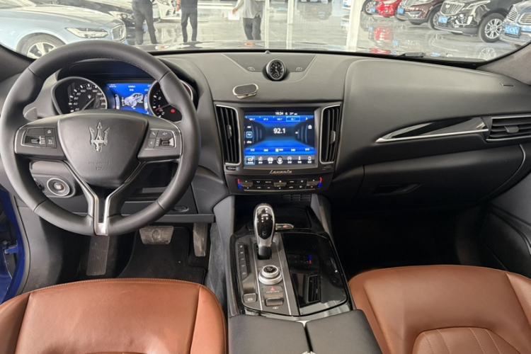 Used Maserati Levante 2016 3.0T Standard Edition Interior 8