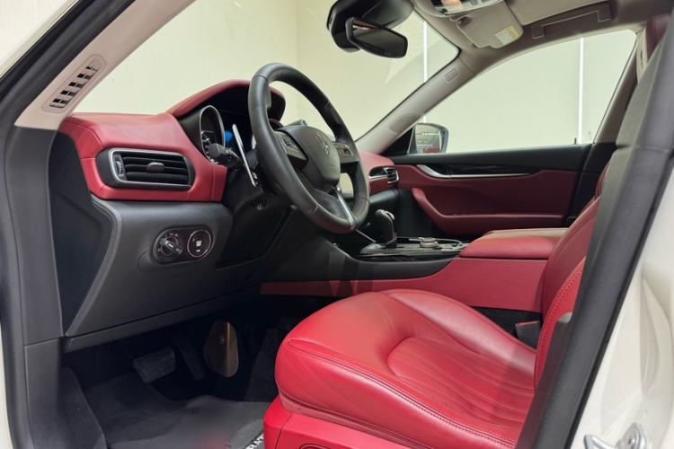 Used Maserati Levante 2016 3.0T Standard Edition Left Front Seat