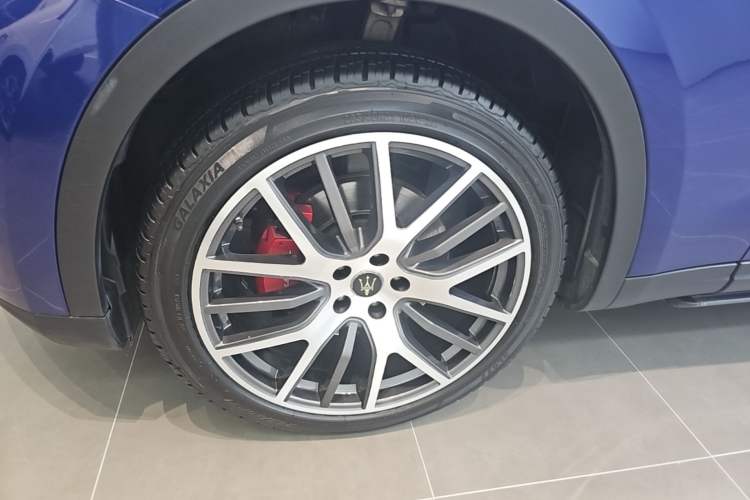 Used Maserati Levante 2016 3.0T Standard Edition Left Front Wheel Hub