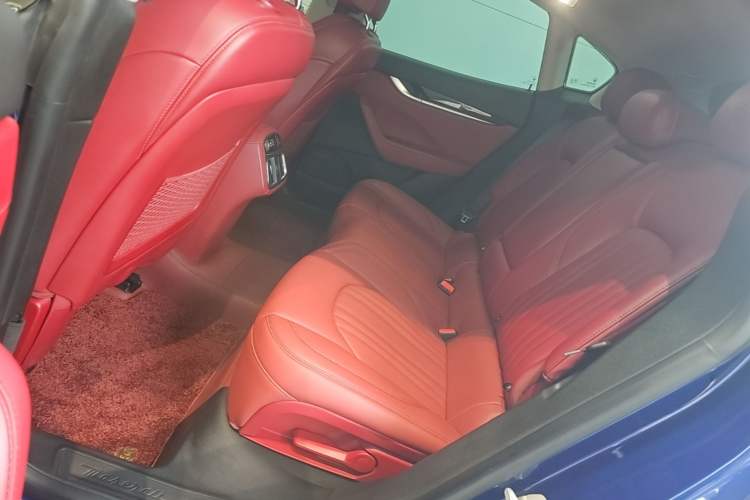 Used Maserati Levante 2016 3.0T Standard Edition Left Rear Seat
