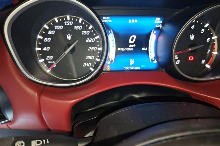 Used Maserati Levante 2016 3.0T Standard Edition Odometer Close Up