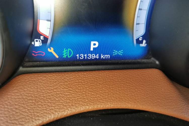 Used Maserati Levante 2016 3.0T Standard Edition Odometer Close Up