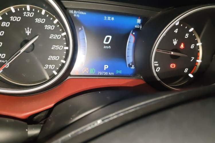 Used Maserati Levante 2016 3.0T Standard Edition Odometer Close Up