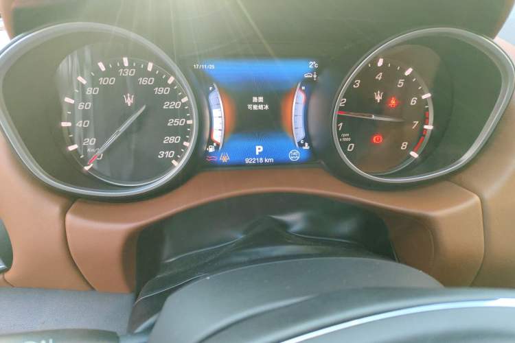 Used Maserati Levante 2016 3.0T Standard Edition Odometer Close Up