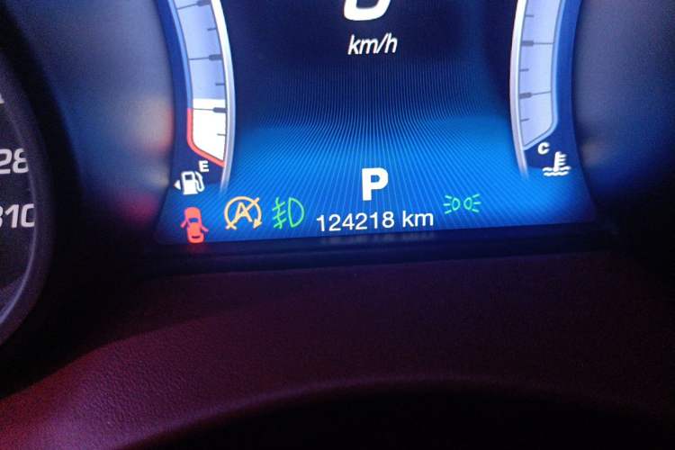Used Maserati Levante 2016 3.0T Standard Edition Odometer Close Up
