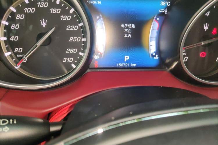 Used Maserati Levante 2016 3.0T Standard Edition Odometer Close Up
