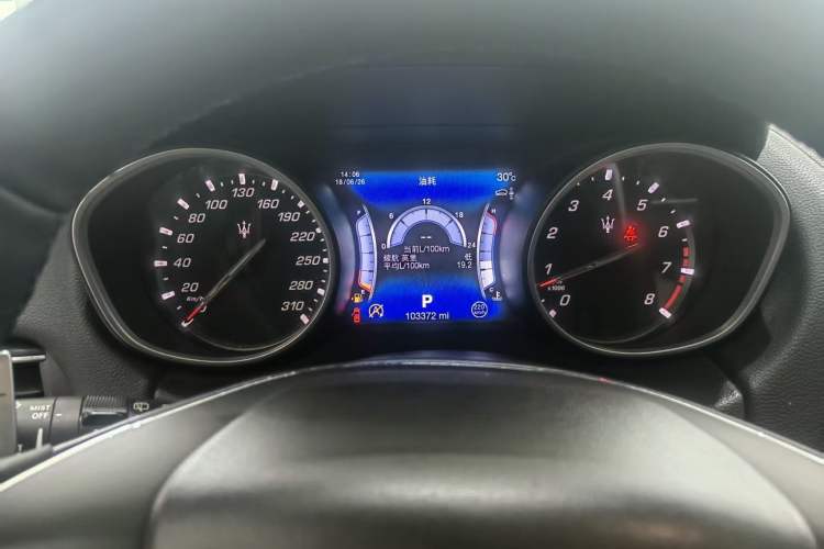 Used Maserati Levante 2016 3.0T Standard Edition Odometer Close Up