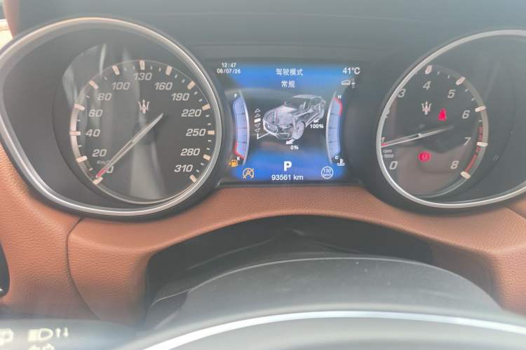 Used Maserati Levante 2016 3.0T Standard Edition Odometer Close Up