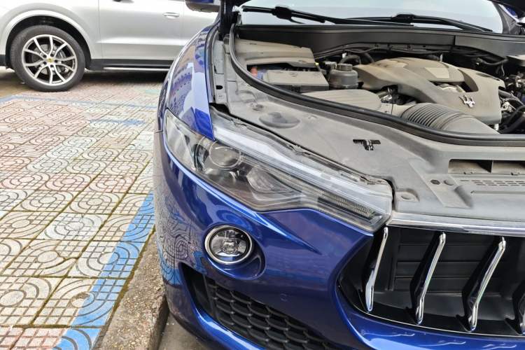 Used Maserati Levante 2016 3.0T Standard Edition Right Front Headlight