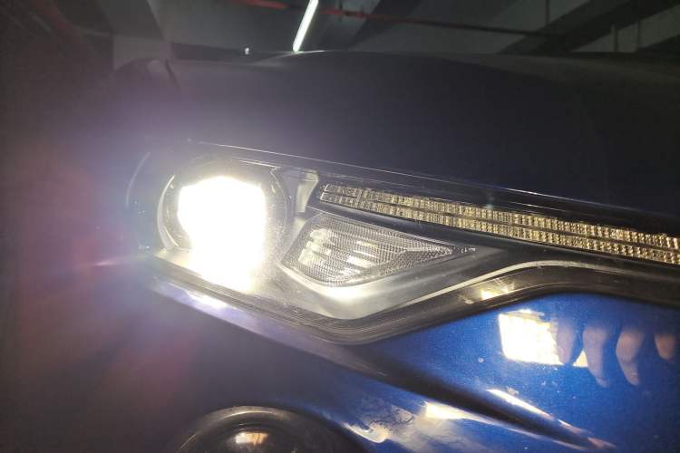 Used Maserati Levante 2016 3.0T Standard Edition Right Front Headlight