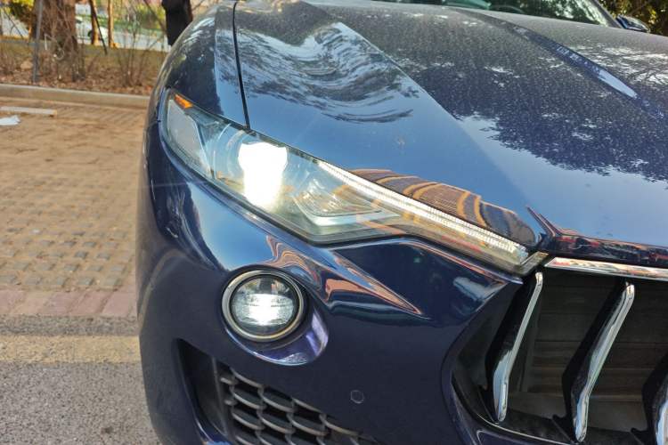 Used Maserati Levante 2016 3.0T Standard Edition Right Front Headlight