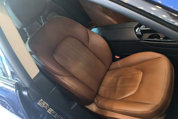 Used Maserati Levante 2016 3.0T Standard Edition Right Front Seat